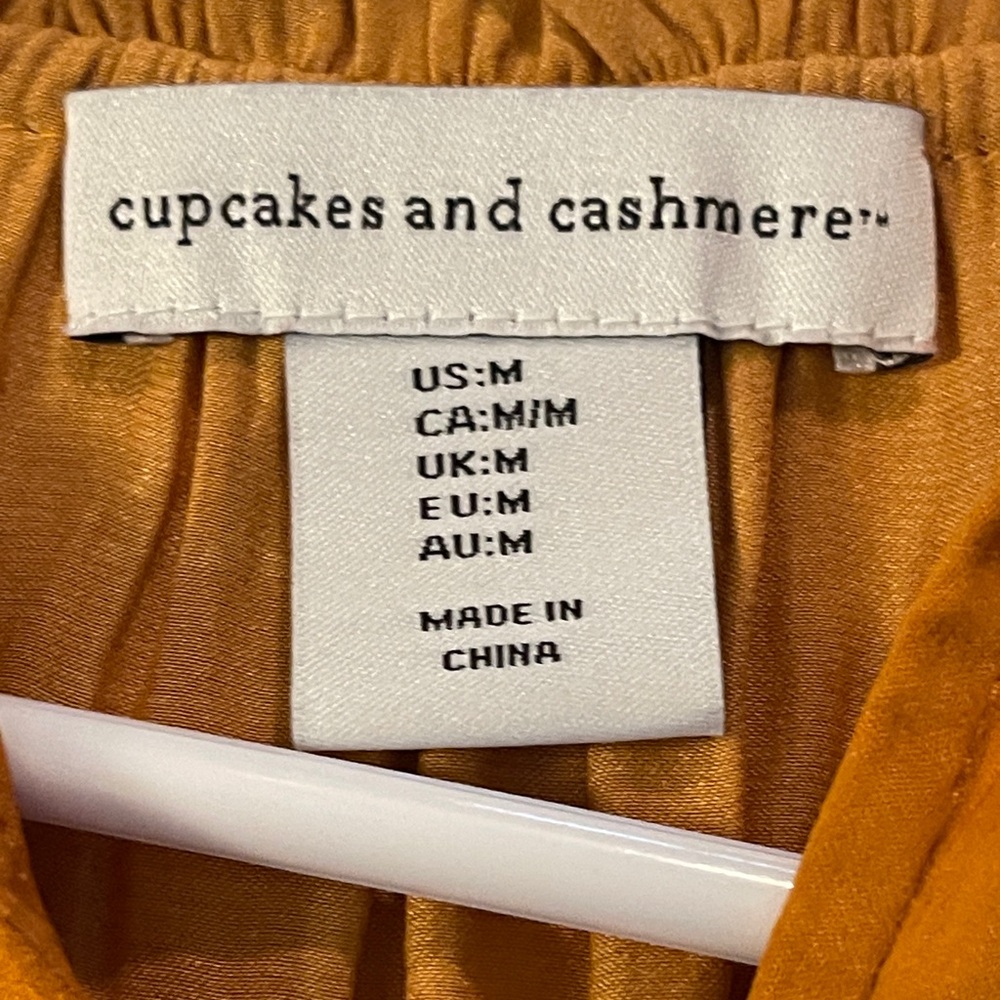 Cupcakes & Cashmere Sleeveless Ruffle Tie Front Blouse Women’s Medium Gold - Picture 3 of 6